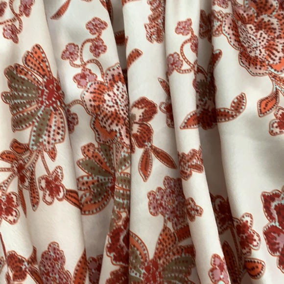 Misa Los Angeles Kara dress in falling floral satin - Picture 11 of 11